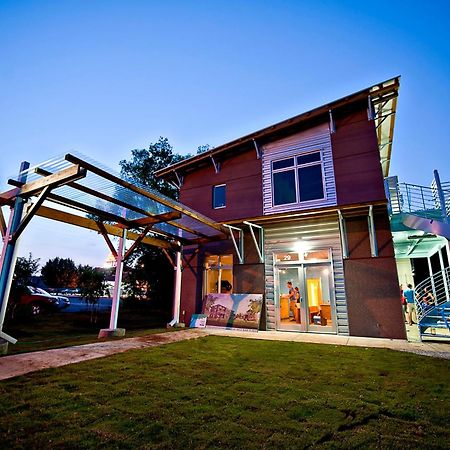 The Crash Pad: An Uncommon Hostel Чаттануґа Екстер'єр фото