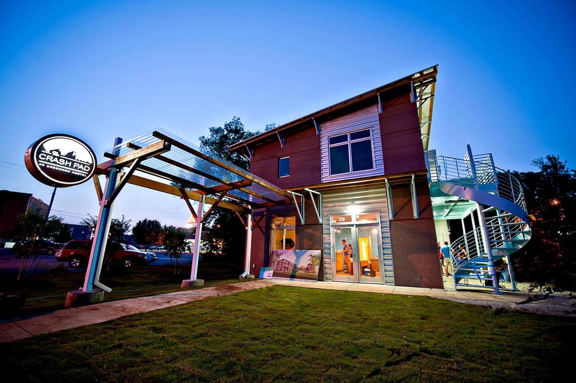 The Crash Pad: An Uncommon Hostel Чаттануґа Екстер'єр фото